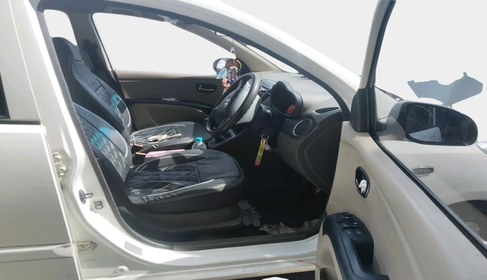 2011 Hyundai i10 MAGNA 1.2, Petrol, Manual, 1,49,220 km, interior