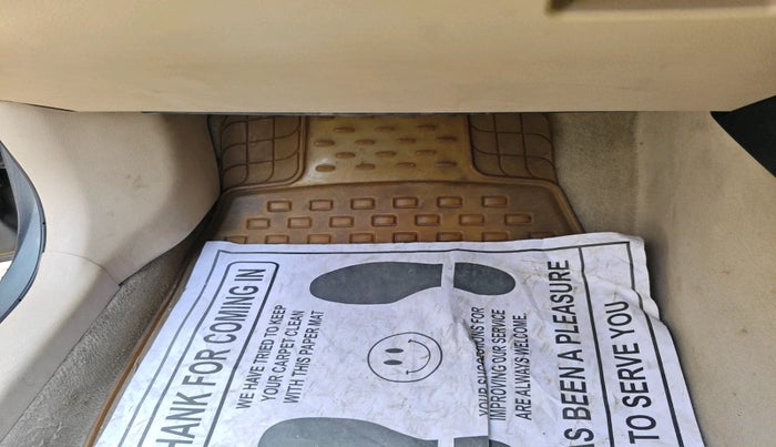 2014 Toyota Camry 2.5L AT, Petrol, Automatic, 1,34,173 km, interior