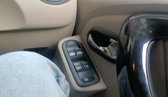 2014 Nissan Terrano XV D THP 110 PS, Diesel, Manual, 82,974 km, interior