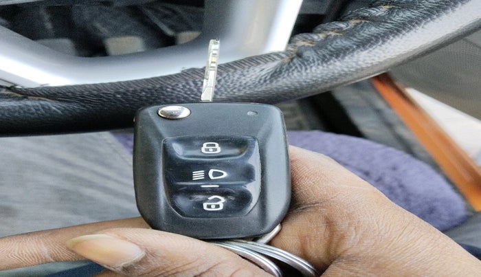 2016 Tata Tiago XZ PETROL, Petrol, Manual, 74,100 km, interior