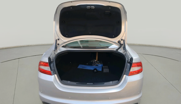 2013 Jaguar XF 2.2 DIESEL LUXURY, Diesel, Automatic, 1,41,200 km, exterior