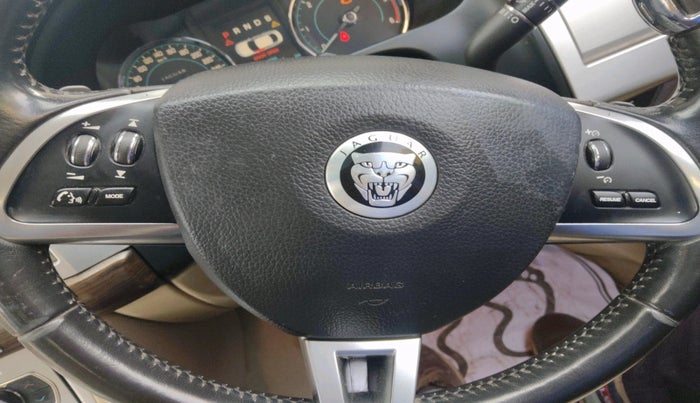 2013 Jaguar XF 2.2 DIESEL LUXURY, Diesel, Automatic, 1,41,200 km, interior