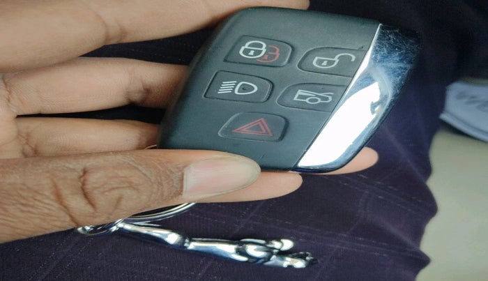 2013 Jaguar XF 2.2 DIESEL LUXURY, Diesel, Automatic, 1,41,200 km, interior