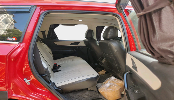 2021 Mahindra XUV700 AX 5 P MT 5 STR, Petrol, Manual, 82,971 km, interior