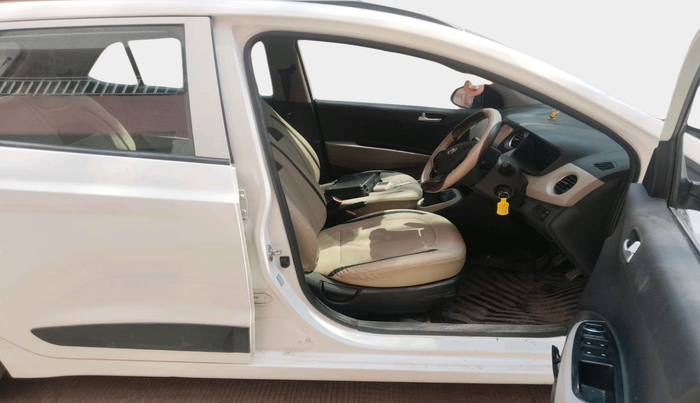 2017 Hyundai Grand i10 SPORTZ (O) 1.2 KAPPA VTVT, Petrol, Manual, 45,662 km, interior