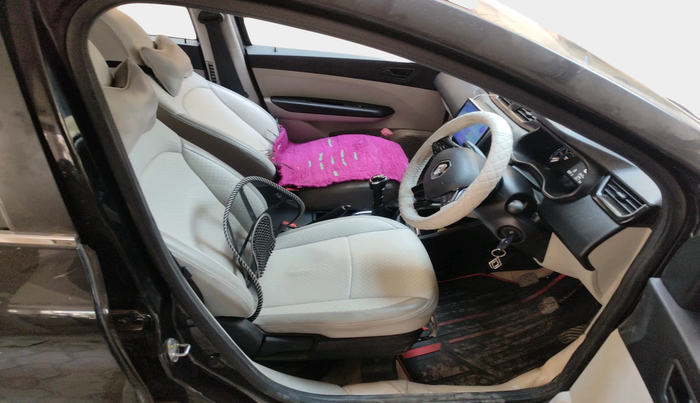 2024 Renault TRIBER RXT, Petrol, Manual, 8,864 km, interior