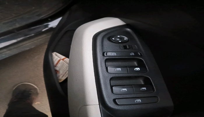 2023 Hyundai VENUE S (O) 1.0 Turbo Petrol DCT, Petrol, Automatic, 16,518 km, interior