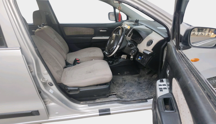 2013 Maruti Wagon R 1.0 VXI, CNG, Manual, 1,42,175 km, interior