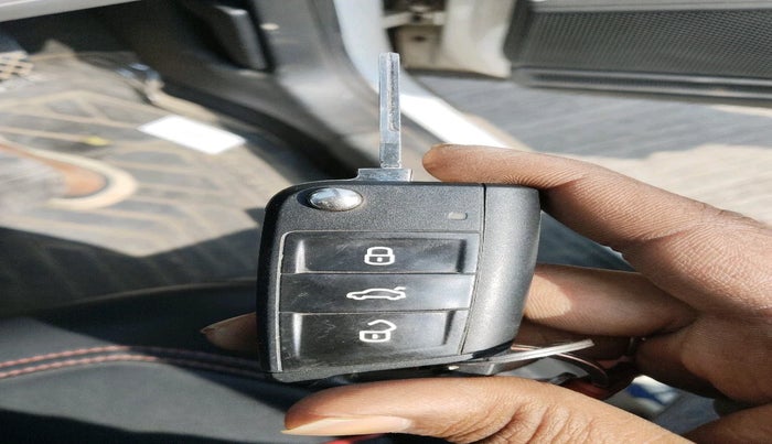 2022 Volkswagen TAIGUN HIGHLINE 1.0 TSI AT, Petrol, Automatic, 39,066 km, interior