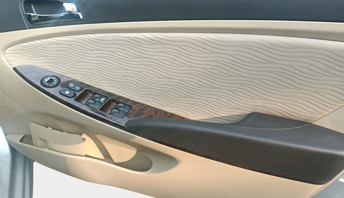 2013 Hyundai Verna FLUIDIC 1.6 VTVT EX, Petrol, Manual, 23,088 km, interior