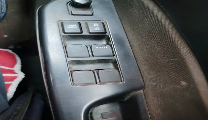 2014 Maruti Swift VXI, Petrol, Manual, 1,33,453 km, interior