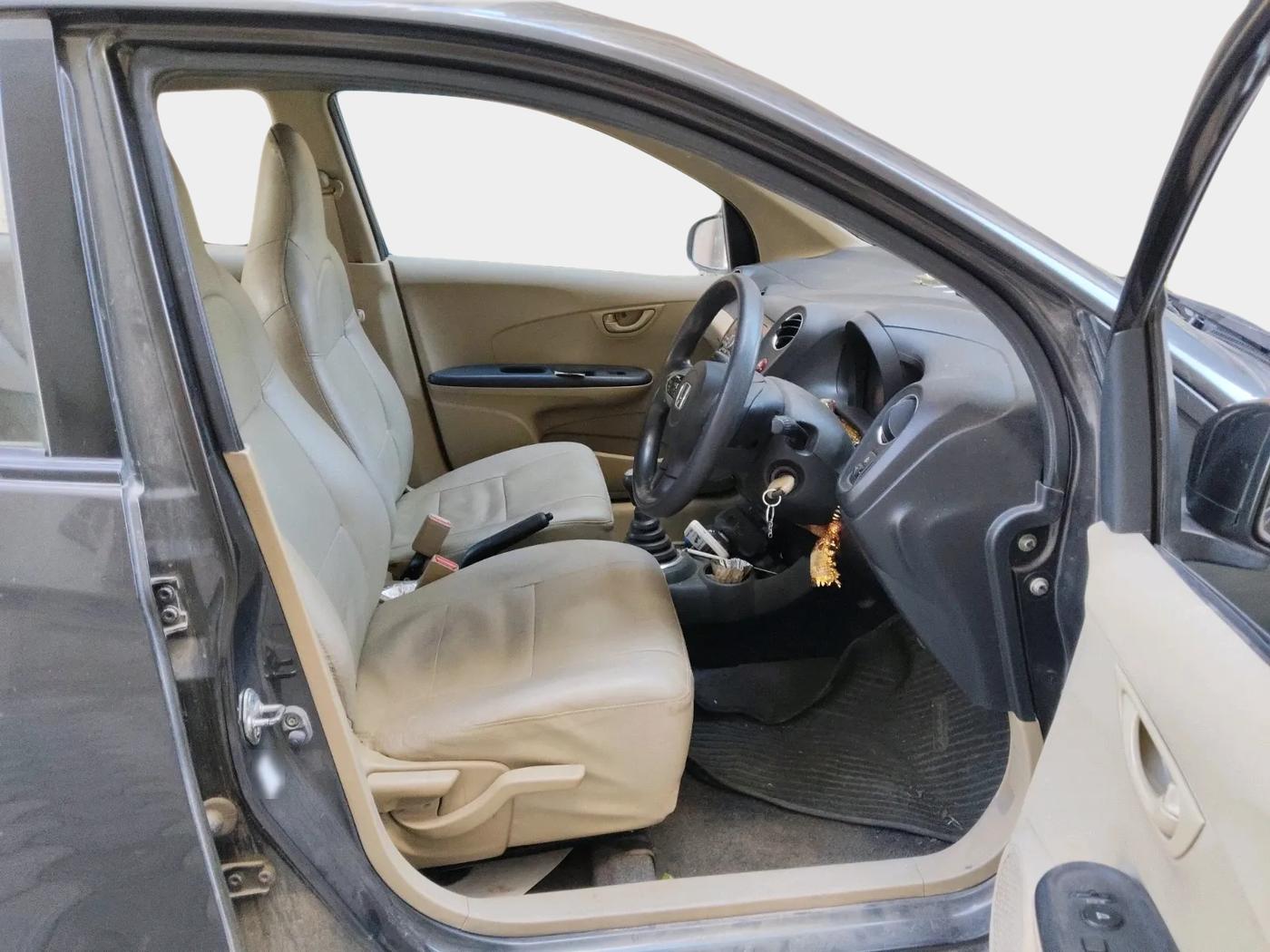 2015 Honda Amaze 1.5L I-DTEC S, Diesel, Manual, 50,886 km, interior