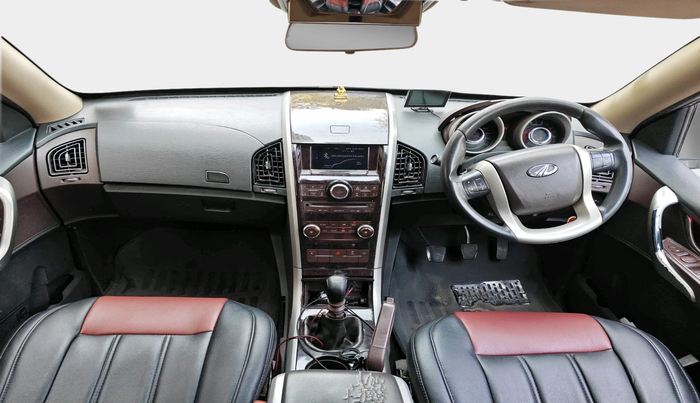 2014 Mahindra XUV500 W6, Diesel, Manual, 1,38,304 km, interior