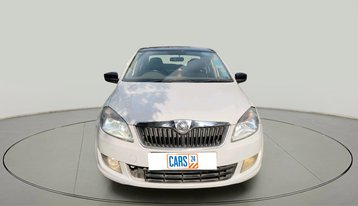 2013 Skoda Rapid ELEGANCE 1.6 MPI AT, Petrol, Automatic, 82,559 km, exterior