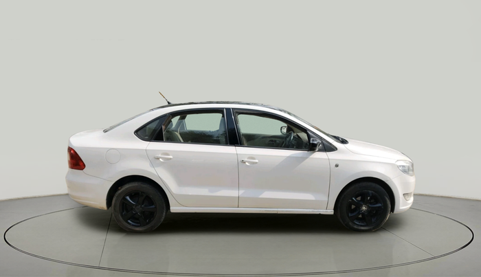 2013 Skoda Rapid ELEGANCE 1.6 MPI AT, Petrol, Automatic, 82,559 km, exterior