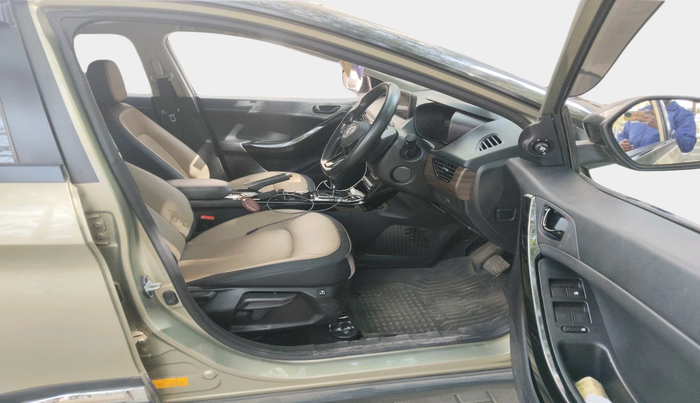 2022 Tata NEXON XZA PLUS (PREMIUM) KAZIRANGA PETROL, Petrol, Automatic, 34,560 km, interior