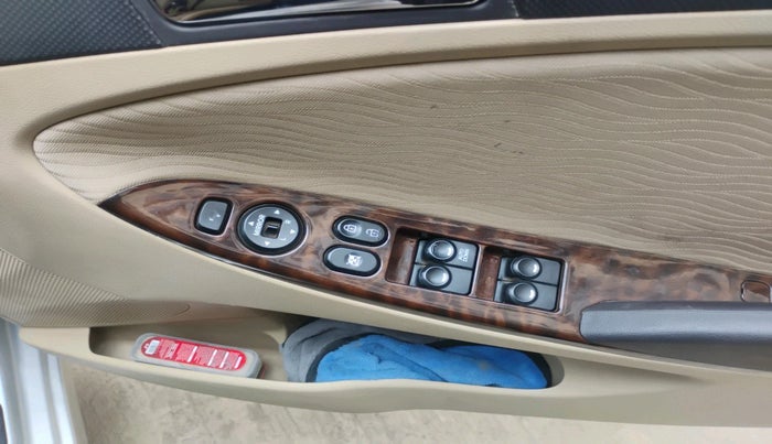 2013 Hyundai Verna FLUIDIC 1.6 VTVT SX, Petrol, Manual, 48,868 km, interior