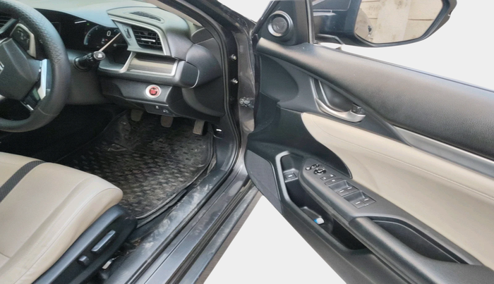 2019 Honda Civic 1.6L I-DTEC ZX MT, Diesel, Manual, 67,361 km, interior