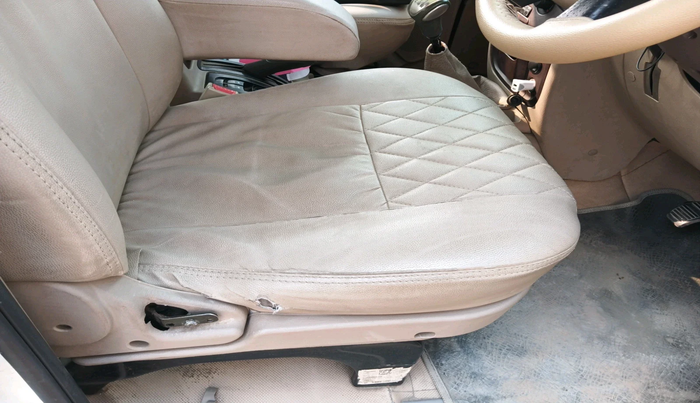 2014 Mahindra Scorpio SLE, Diesel, Manual, 1,23,346 km, interior