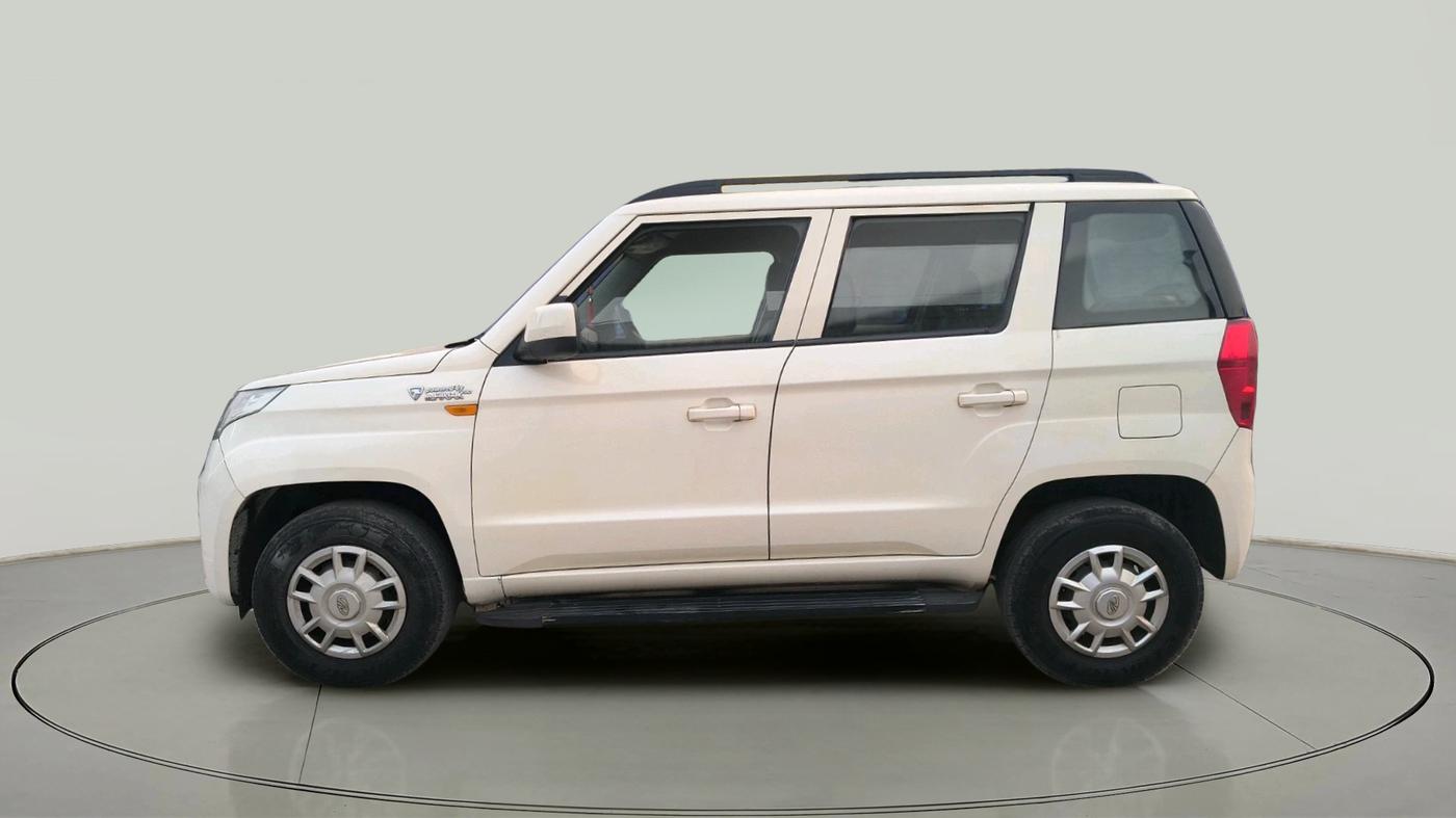 2017 Mahindra TUV300 T6 PLUS AMT, Diesel, Automatic, 23,373 km, exterior