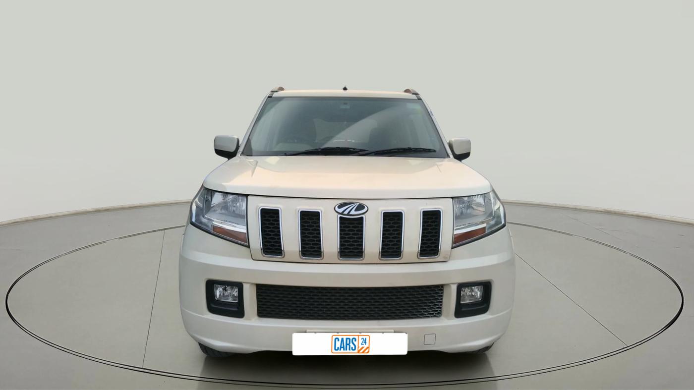 2017 Mahindra TUV300 T6 PLUS AMT, Diesel, Automatic, 23,373 km, exterior