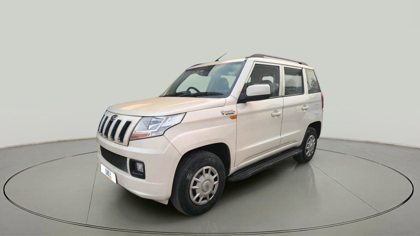 2017 Mahindra TUV300 T6 PLUS AMT, Diesel, Automatic, 23,373 km, exterior