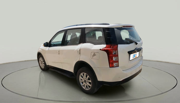 2017 Mahindra XUV500 W10 AT, Diesel, Automatic, 1,03,373 km, exterior