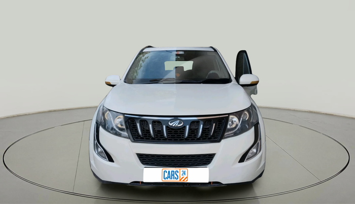 2017 Mahindra XUV500 W10 AT, Diesel, Automatic, 1,03,373 km, exterior