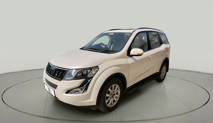 2017 Mahindra XUV500 W10 AT, Diesel, Automatic, 1,03,373 km, exterior