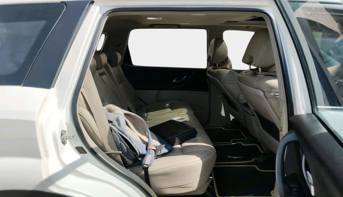 2017 Mahindra XUV500 W10 AT, Diesel, Automatic, 1,03,373 km, interior