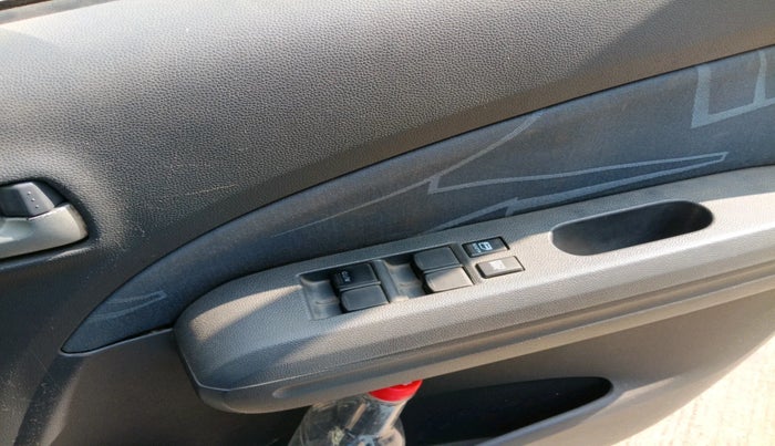 2011 Maruti Ritz ZXI, Petrol, Manual, 1,31,904 km, interior