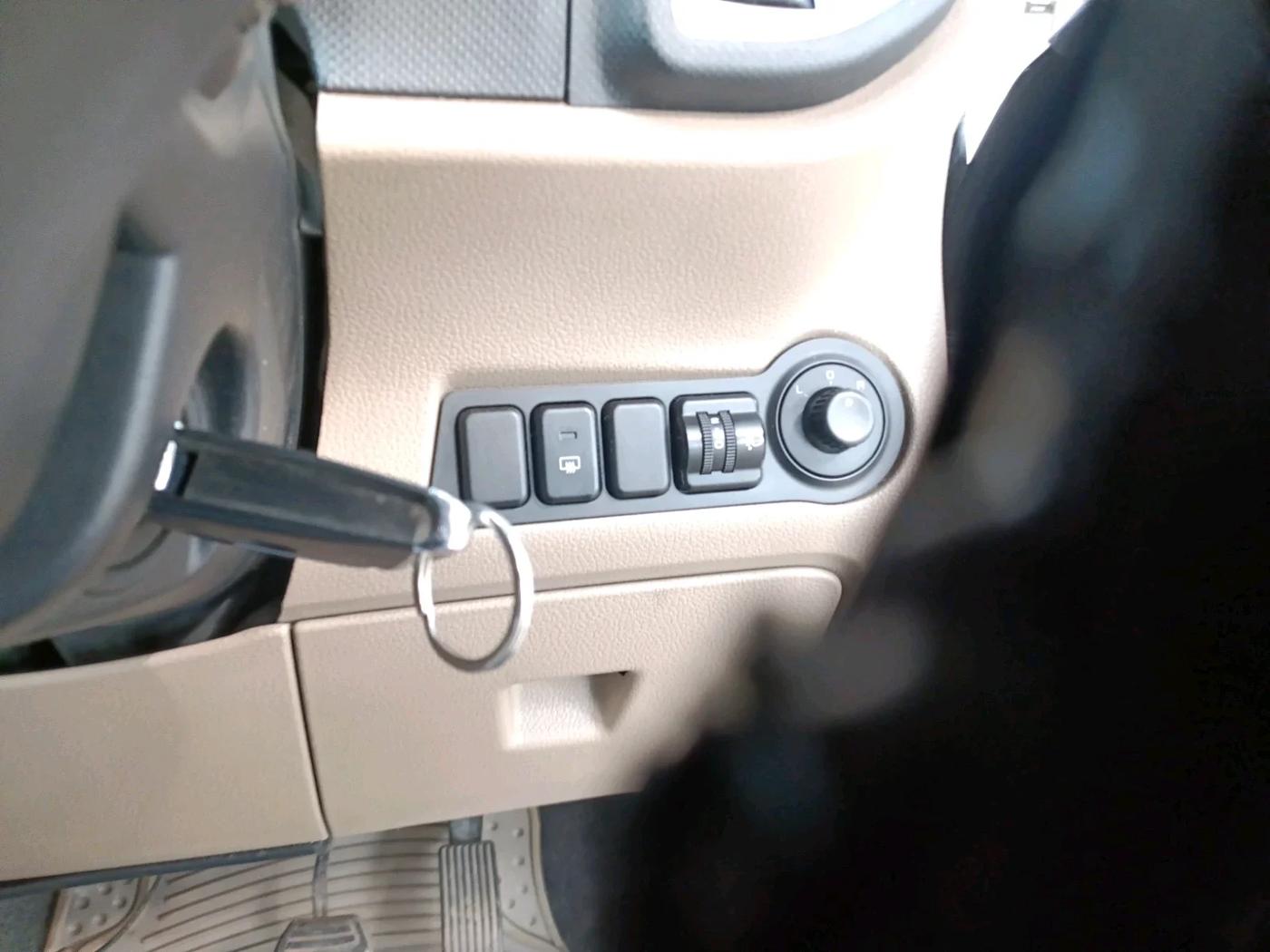 2017 Mahindra TUV300 T8 AMT, Diesel, Automatic, 96,322 km, interior