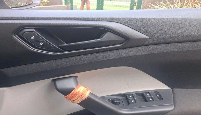 2024 Volkswagen TAIGUN COMFORTLINE 1.0 TSI MT, Petrol, Manual, 27,401 km, interior