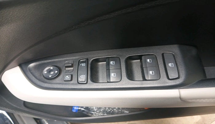 2024 Hyundai VENUE SX (O) 1.0 TURBO DCT, Petrol, Automatic, 8,591 km, interior