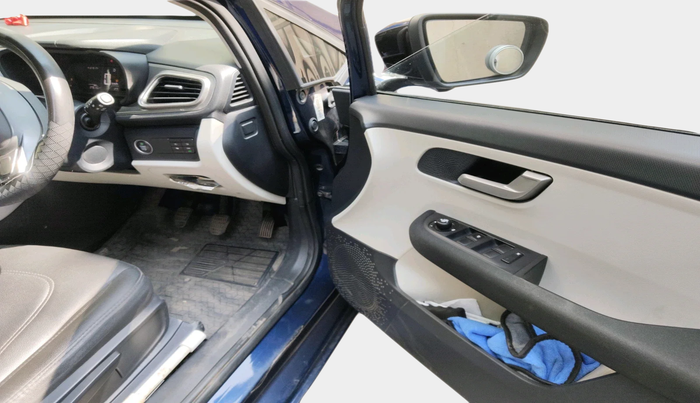 2023 Tata ALTROZ XZ PLUS SUNROOF CNG, Petrol, Manual, 27,513 km, interior