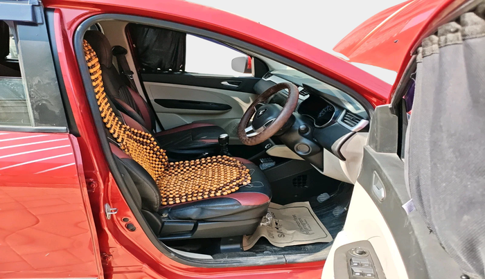 2020 Renault TRIBER RXZ, Petrol, Manual, 27,104 km, interior