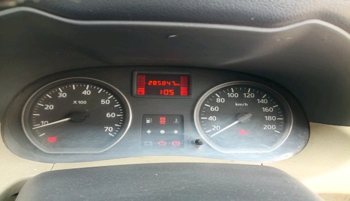 2014 Nissan Terrano XV D THP 110 PS, Diesel, Manual, 2,85,847 km, interior