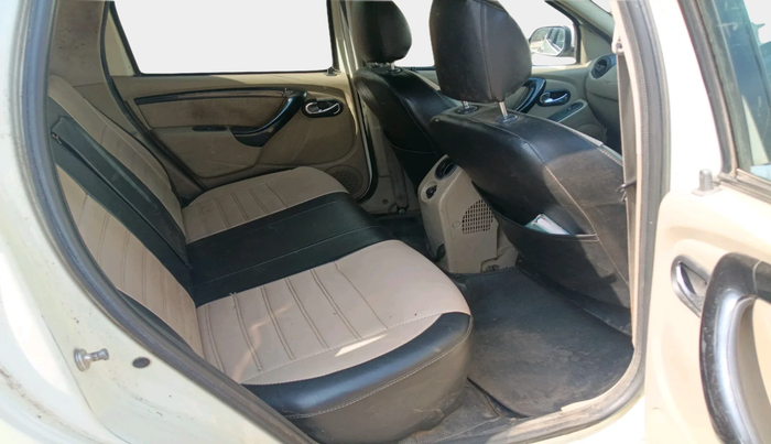 2014 Nissan Terrano XV D THP 110 PS, Diesel, Manual, 2,85,847 km, interior