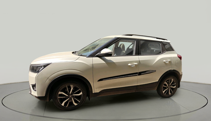 2021 Mahindra XUV300 W8 (O) 1.2 PETROL, Petrol, Manual, 20,229 km, exterior