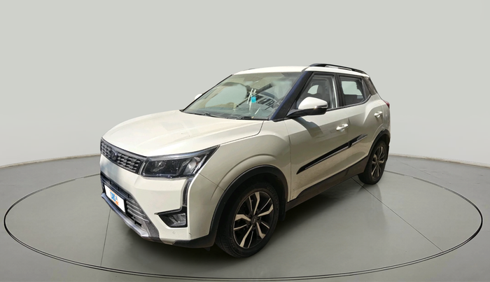 2021 Mahindra XUV300 W8 (O) 1.2 PETROL, Petrol, Manual, 20,229 km, exterior