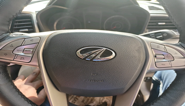 2021 Mahindra XUV300 W8 (O) 1.2 PETROL, Petrol, Manual, 20,229 km, interior