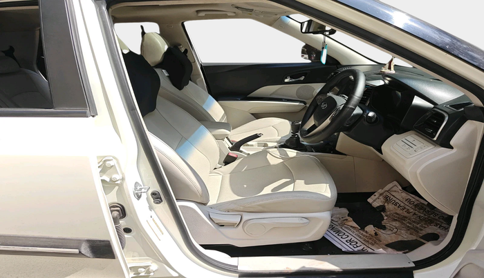 2021 Mahindra XUV300 W8 (O) 1.2 PETROL, Petrol, Manual, 20,229 km, interior