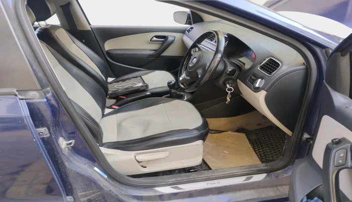 2013 Volkswagen Polo HIGHLINE DIESEL, Diesel, Manual, 1,58,055 km, interior