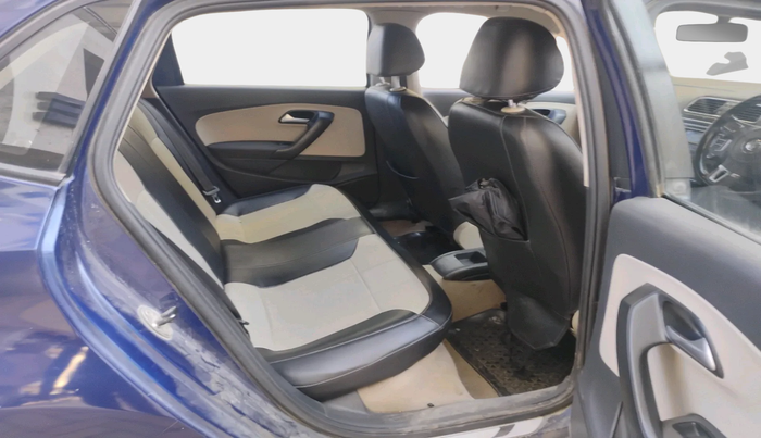 2013 Volkswagen Polo HIGHLINE DIESEL, Diesel, Manual, 1,58,055 km, interior