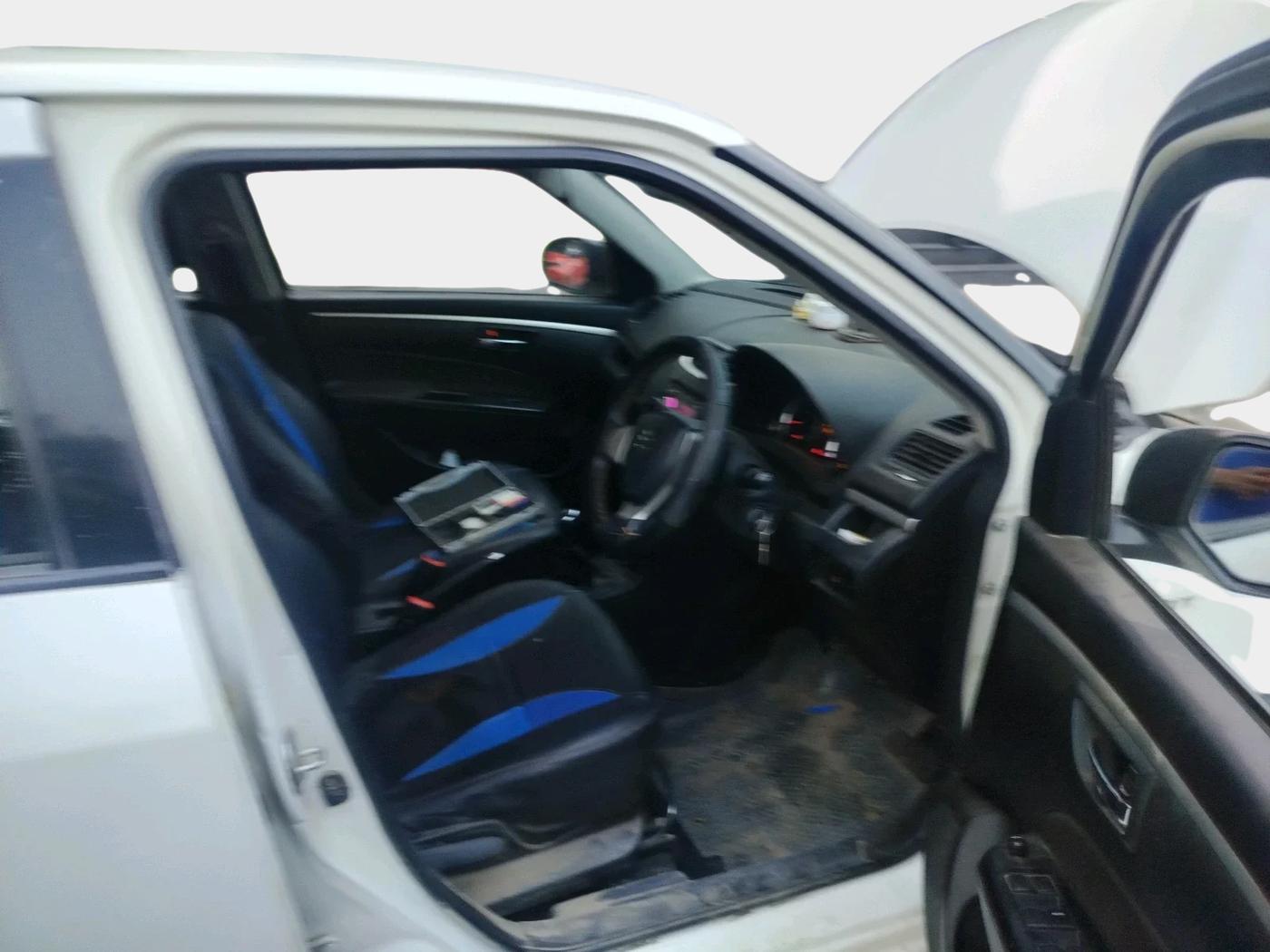 2013 Maruti Swift VXI, Petrol, Manual, 65,184 km, interior