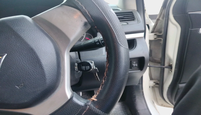 2013 Maruti Swift VXI, Petrol, Manual, 65,184 km, interior