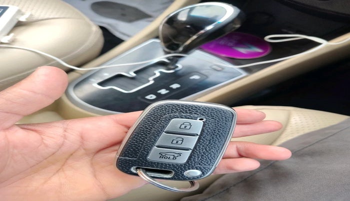 2013 Hyundai Verna FLUIDIC 1.6 CRDI SX OPT AT, Diesel, Automatic, 1,56,646 km, interior