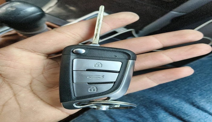 2012 Mahindra XUV500 W6, Diesel, Manual, 1,29,794 km, interior