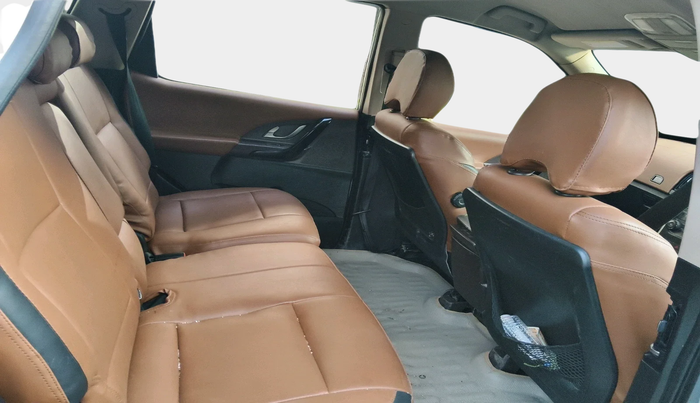 2012 Mahindra XUV500 W6, Diesel, Manual, 1,29,794 km, interior