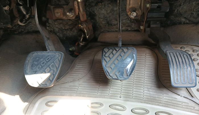 2011 Nissan Micra XV DIESEL, Diesel, Manual, 1,97,411 km, interior